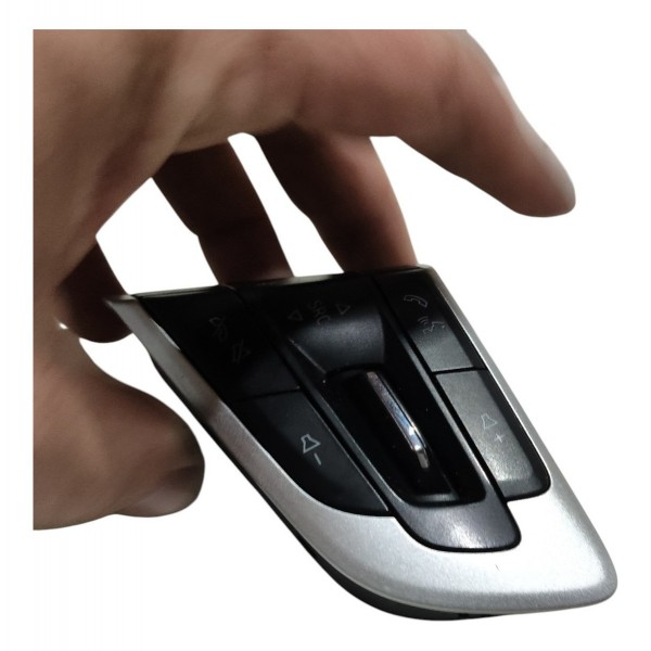 Botão Direito Volante Onix 1.0 Asp Hatch 21 A 25 26211237