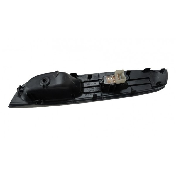 Botão Vidro Eletrico Moldura Diant Dir Versa 1.6 16v 18 A926