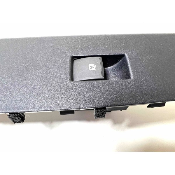 Comando Vidro Elétrico Dianteiro Direito Yaris 2017 A 2023