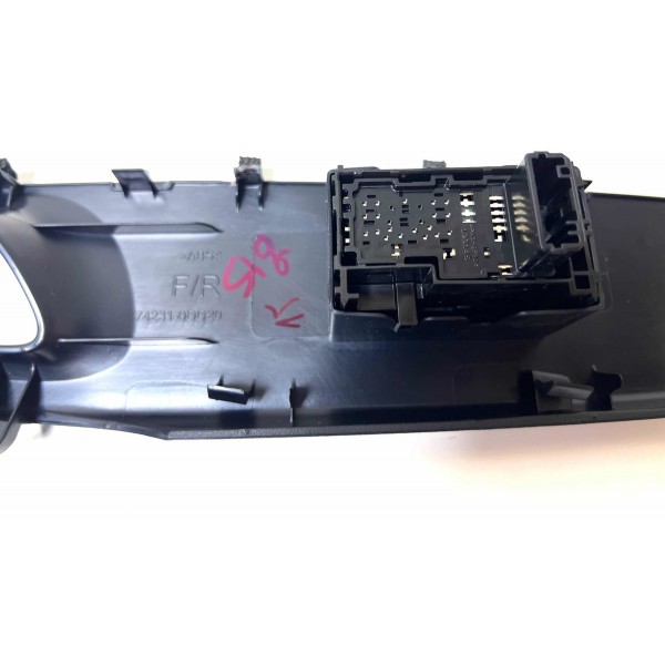 Comando Vidro Elétrico Dianteiro Direito Yaris 2017 A 2023