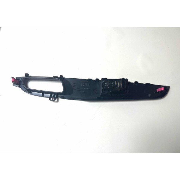 Comando Vidro Elétrico Traseiro Direito Yaris 2018 Até 2023