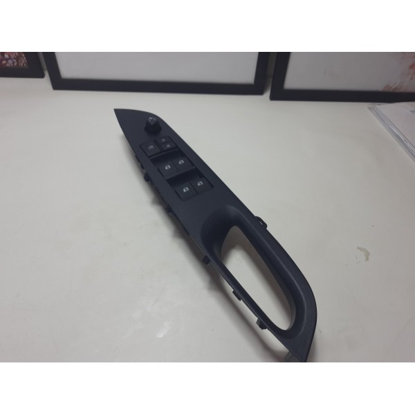 Comando  Moldura Vidro Elétrico Diant Esq Toyota Yaris 21