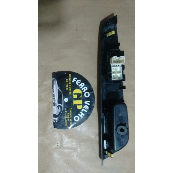 Puxador Com Botão Vidro Traseiro L.e Toyota Etios 2015