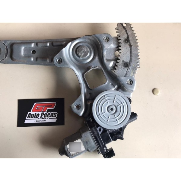 Máquina Vidro Dianteiro L. Direito Nissan March Ano 2012