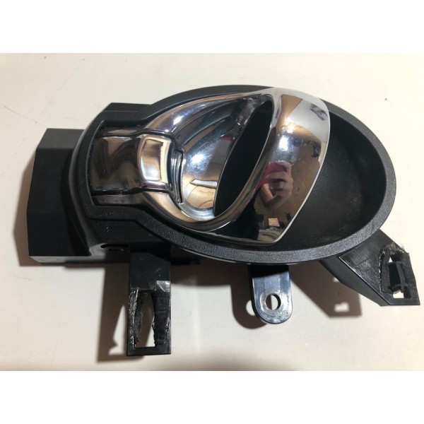 Maçaneta Interna Tras. L. Esquerdo Nissan March Ano 2012