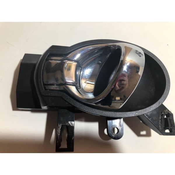 Maçaneta Interna Tras. L. Esquerdo Nissan March Ano 2012