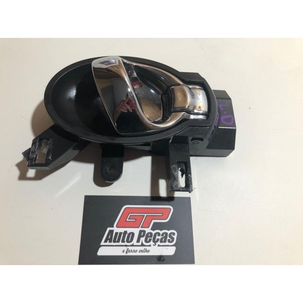 Maçaneta Interna Diant. L. Direito Nissan March Ano 2012