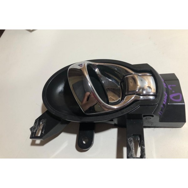 Maçaneta Interna Diant. L. Direito Nissan March Ano 2012