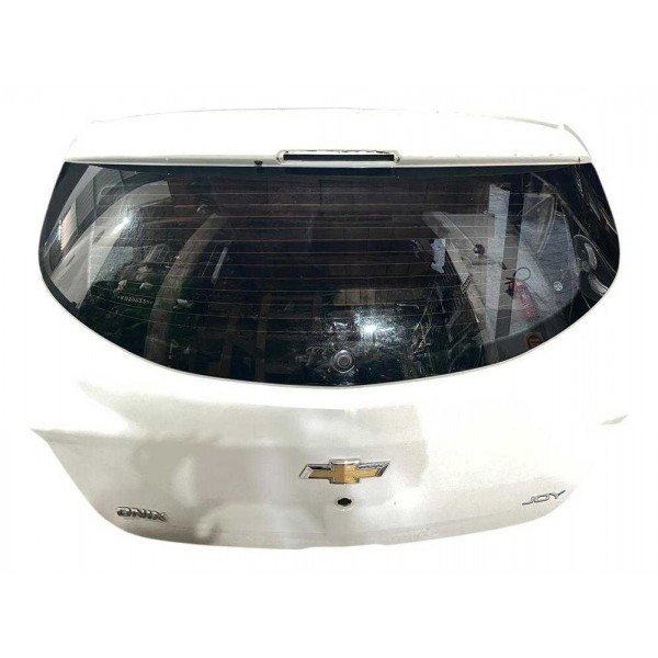 Tampa Trazeira Gm Onix Joy 2013 À 2020 C/ Detalhe