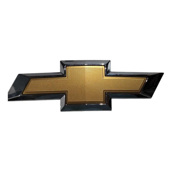 Emblema Tampa Traseira Chevrolet Tracker 2025