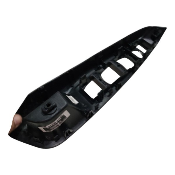 Moldura Botão Vidro Porta Diant Esq Nissan Kicks 2018 B6768