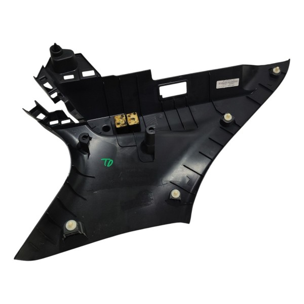 Suporte Direito Tampão Traseiro Nissan Kicks 2018 B6637