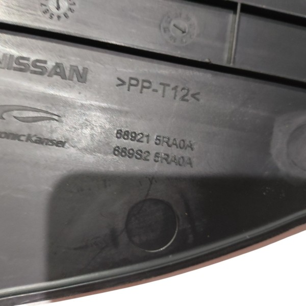 Moldura Lateral Esq Console Central Nissan Kicks 2018 B6626