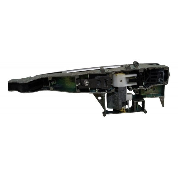 Maçaneta Ext Porta Tras Esq Peugeot 2008 1.6 Aut 2017 B6560