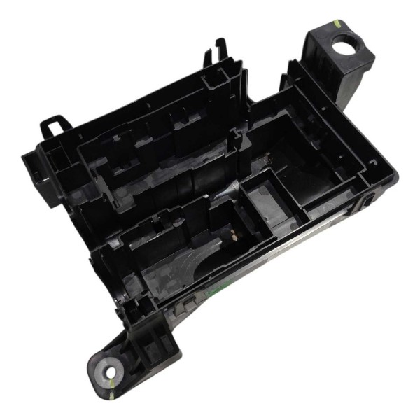 Carcaça Caixa Fusivel Chevrolet Tracker 2025