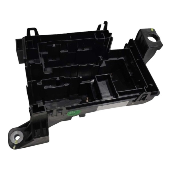 Carcaça Caixa Fusivel Chevrolet Tracker 2025