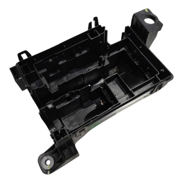 Carcaça Caixa Fusivel Chevrolet Tracker 2025