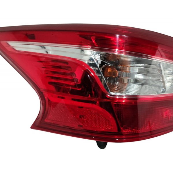 Lanterna Traseira Esquerda Nissan Sentra 2017 B5565