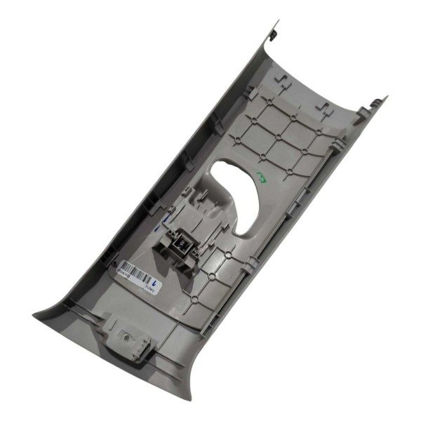 Acabamento Coluna Central Esq Chevrolet Tracker 2025