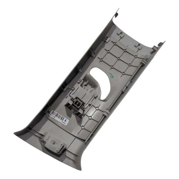 Acabamento Coluna Central Esq Chevrolet Tracker 2025