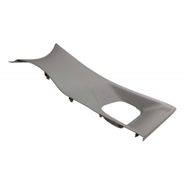 Acabamento Coluna Tras Esq Chevrolet Tracker 2025