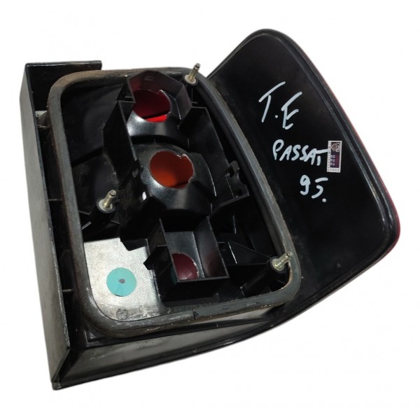 Lanterna Traseira Esquerda Vw Passat Variante 1995 B2269