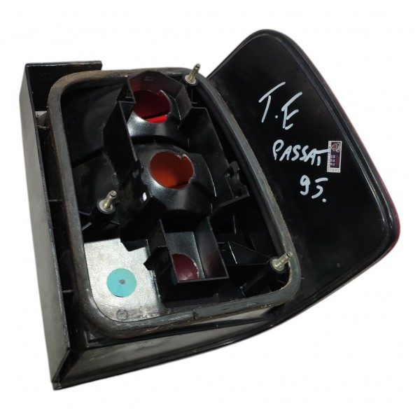 Lanterna Traseira Esquerda Vw Passat Variante 1995 B2269