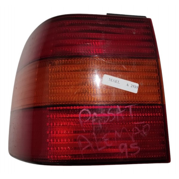 Lanterna Traseira Esquerda Vw Passat Variante 1995 B2269