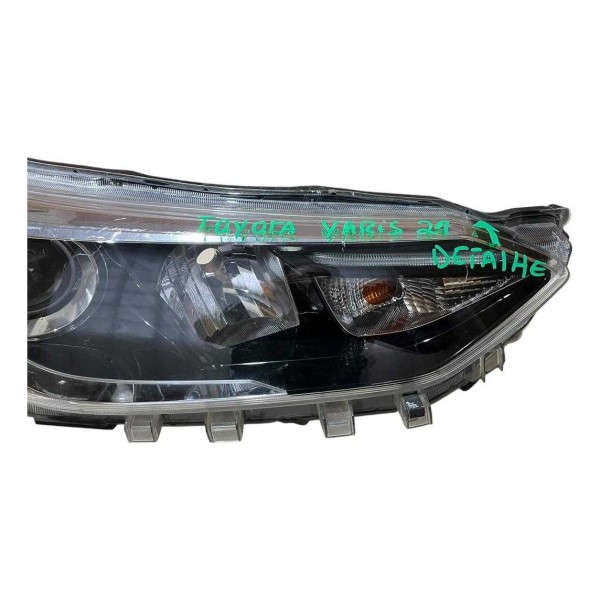 Farol D.d Toyota Yaris  2021c/detalhe