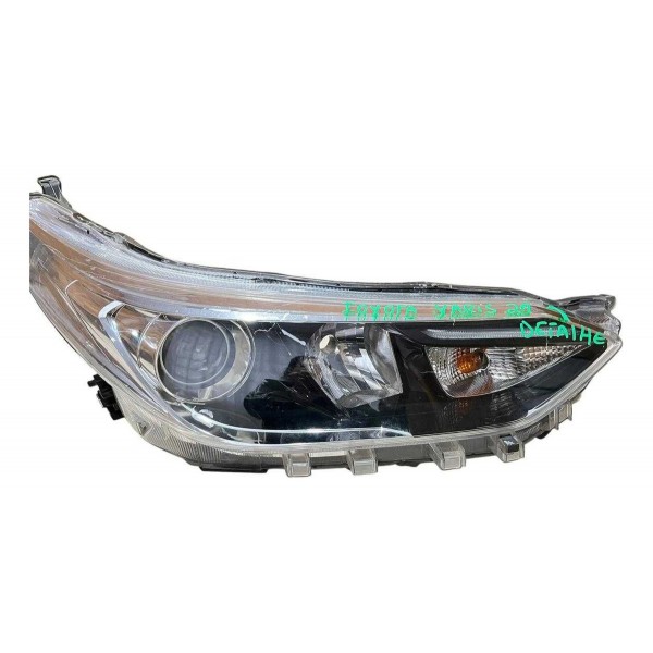 Farol D.d Toyota Yaris  2021c/detalhe