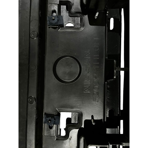 Capa Pára-choque Dianteiro Nissan March C/ Detalhe Ano 2013