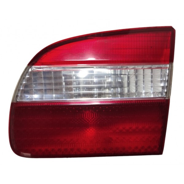 Lanterna Tampa Tras Dir Detalhe Toyota Corolla 2000 B1062