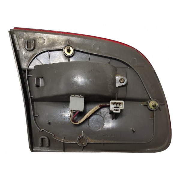 Lanterna Tampa Tras Dir Detalhe Toyota Corolla 2000 B1062