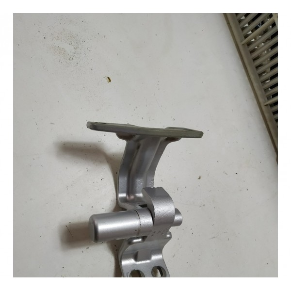 Dobradiça Esq Tampa Traseira Fiat Toro 1.8 2018 A8294