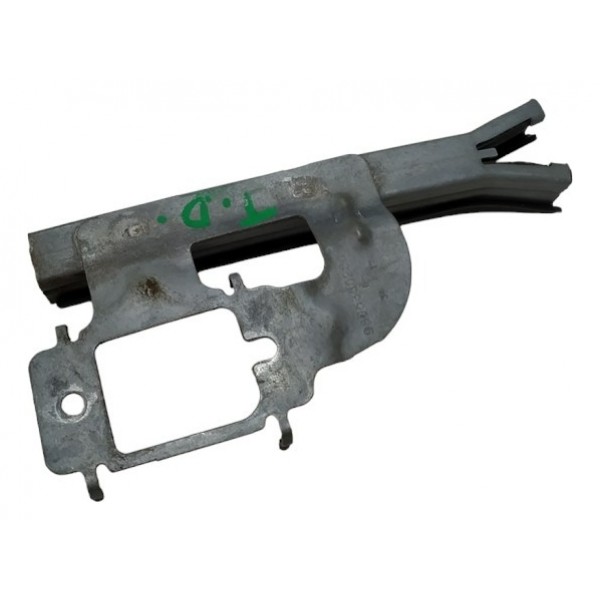 Guia Vidro Porta Tras Dir Peugeot 2008 2017 1.6 16v A6817