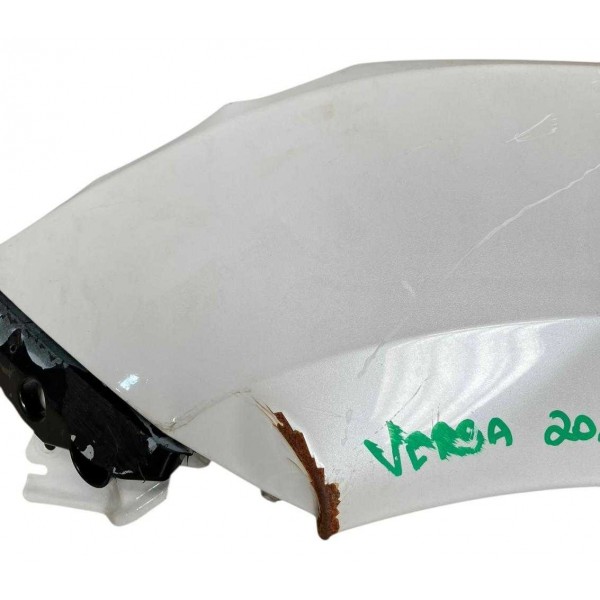 Para-lama D.e  Nissan Versa 2022 C/ Detalhe B7629