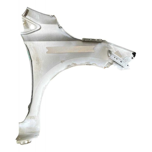 Para-lama D.e  Nissan Versa 2022 C/ Detalhe B7629