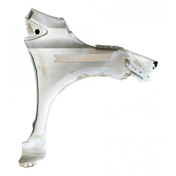 Para-lama D.e  Nissan Versa 2022 C/ Detalhe B7629