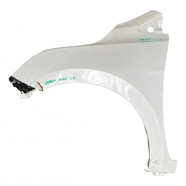 Para-lama D.e  Nissan Versa 2022 C/ Detalhe B7629